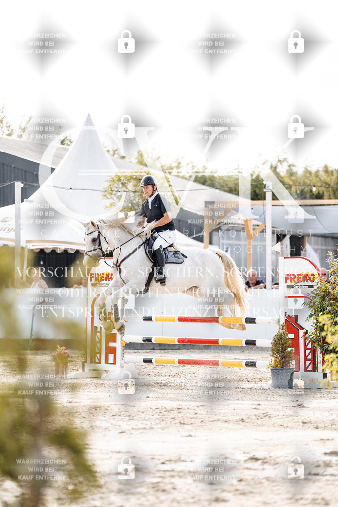 CK906493 | Turnierfotografie Pferdefotografie Trier Rheinland-Pfalz Pferdesport Reitsport Tierfotografie Sportfotografie Pferdevideo Pferdevideografie Equestrianvideography equestrianphotography  - Realisiert mit Pictrs.com