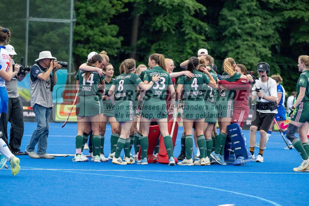 Final4_20250531-1525-Z09_3200 | Krefeld, Deutschland, 31.05.2025:  Feldhockey Final4 2025 – „Deutsche Feldhockey-Meisterschaften 2025“ im Gerd-Wellen-Hockeyanlage am 31.05.2025 in Krefeld, Deutschland. (Foto von Kramhöller/Fehrmann/Kaste)Krefeld, Germany, 31.05.2025: Feldhockey Final4 2025 – „Deutsche Feldhockey-Meisterschaften 2025“ in Gerd-Wellen-Hockeyanlage at 31.05.2025 in Krefeld, Deutschland. (Foto from Kramhöller/Fehrmann/Kaste)