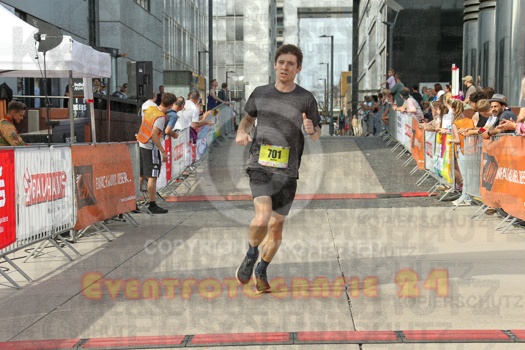 250920_1511_EX1_8516 | Sportfotografie im Rhein-Sieg Kreis, Köln, Bonn, NRW, Rheinland Pfalz, Hessen, etc. Unser Tätigkeitsfeld umfasst den Laufsport vom Volkslauf über den Marathon, Duathlon, Triathon bis zum Ultralauf wie Kölnpfad Ultra oder Schindertrail.