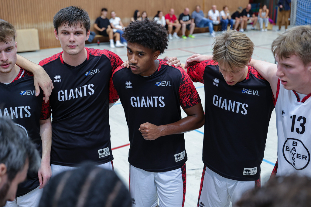 Regio Test BAYER GIANTS vs BSV Münsterland Baskets Wulfen-1 | Fotos von Basketballspielen aus dem Raum NRW fotografiert von Gero Mueller-Laschet und Daniel Schaefer - Realisiert mit Pictrs.com