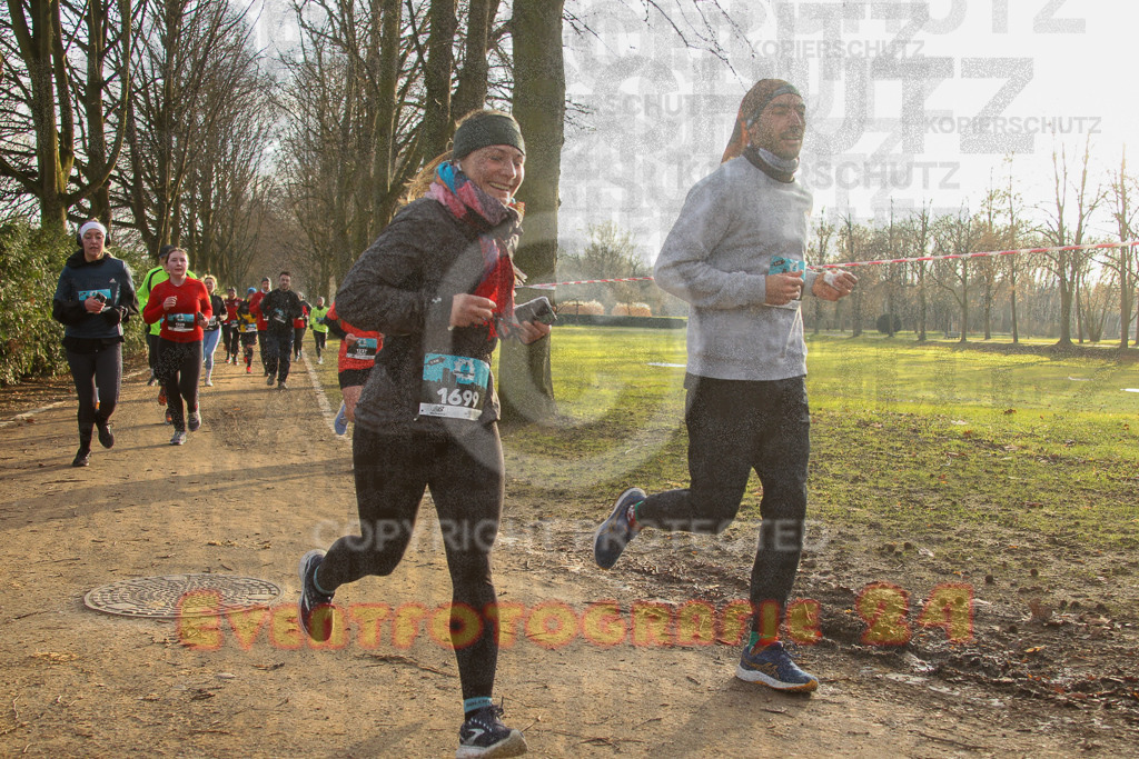 241231_1018_EV4_3761 | Sportfotografie im Rhein-Sieg Kreis, Köln, Bonn, NRW, Rheinland Pfalz, Hessen, etc. Unser Tätigkeitsfeld umfasst den Laufsport vom Volkslauf über den Marathon, Duathlon, Triathon bis zum Ultralauf wie Kölnpfad Ultra oder Schindertrail.