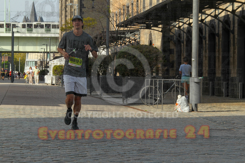 250920_1550_EV4_9606 | Sportfotografie im Rhein-Sieg Kreis, Köln, Bonn, NRW, Rheinland Pfalz, Hessen, etc. Unser Tätigkeitsfeld umfasst den Laufsport vom Volkslauf über den Marathon, Duathlon, Triathon bis zum Ultralauf wie Kölnpfad Ultra oder Schindertrail.