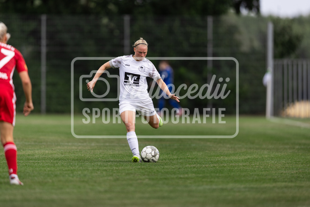Fußball I Frauen I Testspiel I SpVg Aurich - DJK Arminia Ibbenbüren I 15396 | realhellocedii - Realisiert mit Pictrs.com