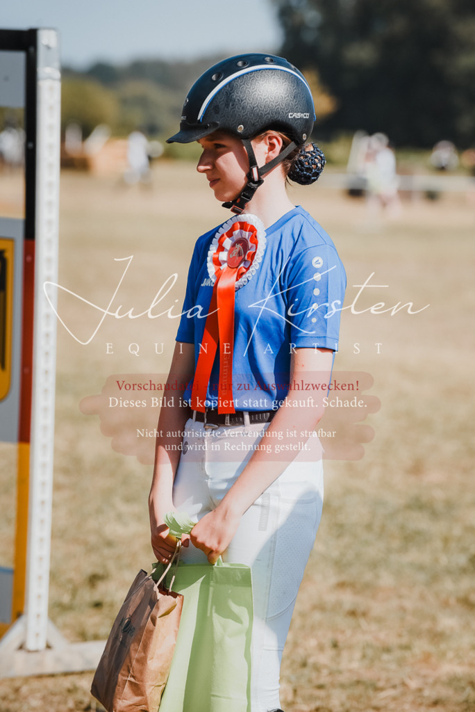 DSC_6375 | Pferde- und Turnierfotografie in Westsachsen. Pferdeportraits, Auftragszeichnungen und intuitive Kunst.