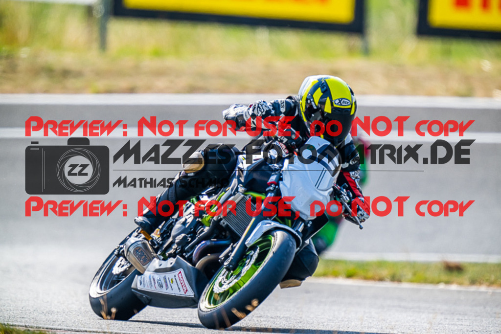 MaZZes_FotoMatrix_220722_9005 | TWIN