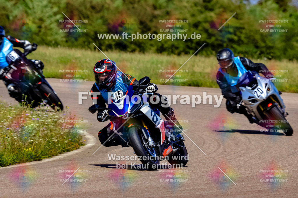 044-3304 | Hier findet Ihr Bilder von Touristenfahrten auf der Nürburgring Nordschleife oder von anderen Veranstaltungen die ich besucht habe. Viel Spass beim Durch Schauen 