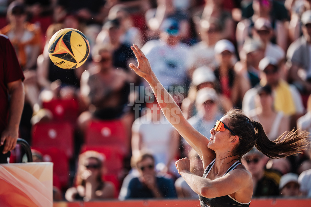 Beachvolleyball | Frauen | Allianz German Beach Tour 2025 | Tourstop Bremen | 14.06.2025 | Sophia Neuss beim Angriff