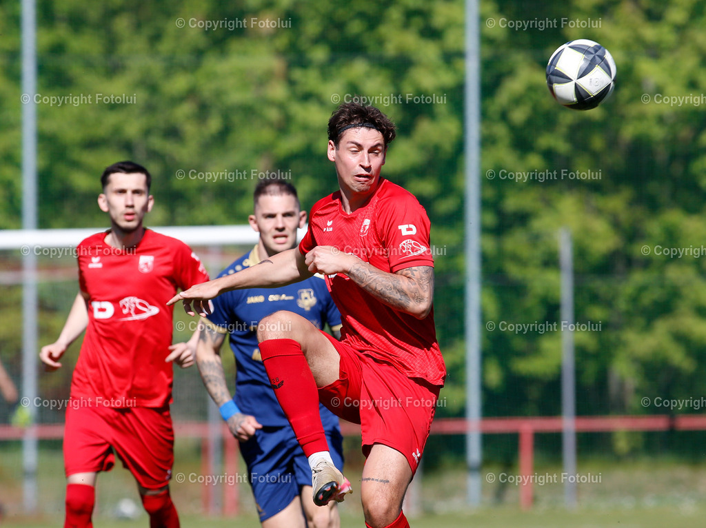 A_LUI_020526_04 | SPORT FUSSBALL REGIONALLIGA MITTE ASKOE OEDT-ATUS VELDEN IM BILD: NICO WIESINGER (OEDT) UND (VELDEN) FOTO:FOTOLUI