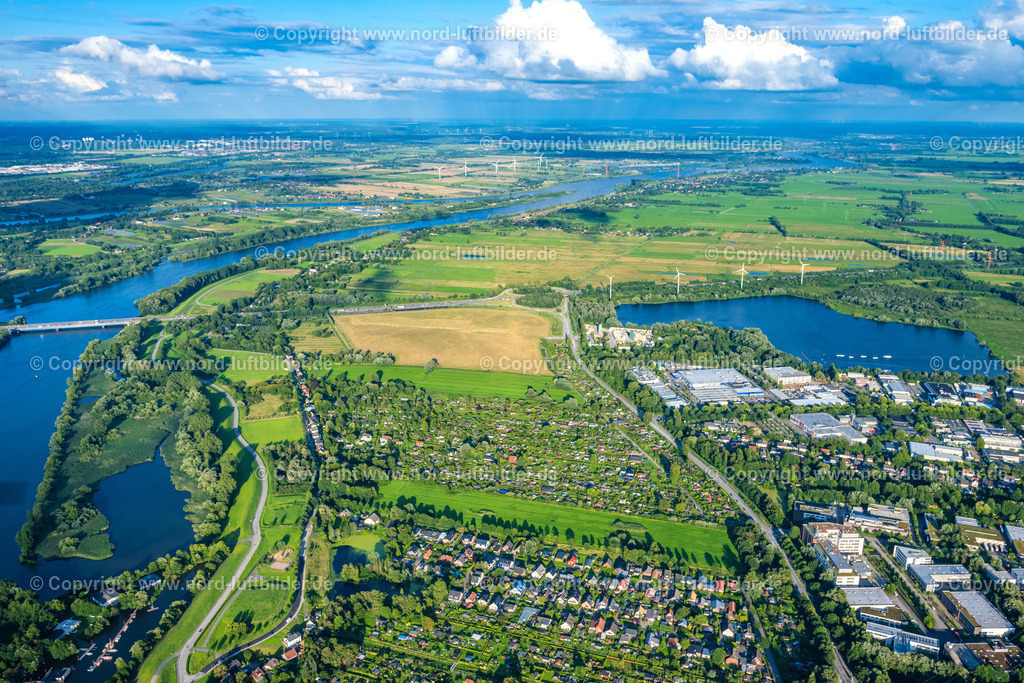Hamburg_Harburg_Baufäche_Gewerbegebiet_ELS_9286040823 | HAMBURG 04.08.2023 Erschließungsgebiet Gewerbegebiet Neuländer Wettern an der A1 AS Hamburg-Harburg im Ortsteil Harburg in Hamburg, Deutschland. // Neulaender Wettern commercial area development area on the A1 AS Hamburg-Harburg in the Harburg district in Hamburg, Germany. Foto: Martin Elsen