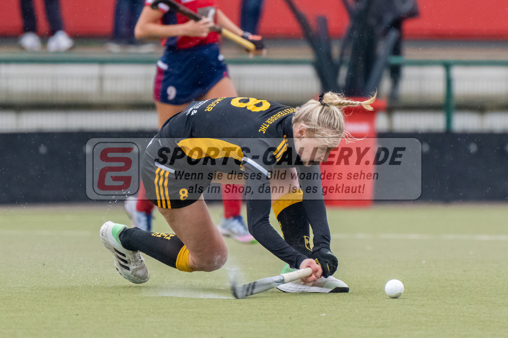 HK_20230401_106659 | 1. Bundesliga Damen Düsseldorfer HC - Harvestehuder THC  am 1.4.2023 DHC Düsseldorf, Düsseldorf , Saenger Laura ( Harvestehuder THC #8 )