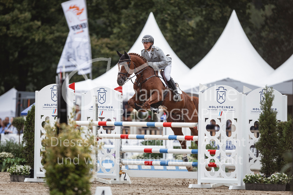 240906_BuCha_Quali-5j-379 | Deine schönsten Turniermomente als professionelle Fotos! Entdecke hochwertige Pferdesport-Fotografie im Online-Shop. Jetzt Fotos finden & bestellen!