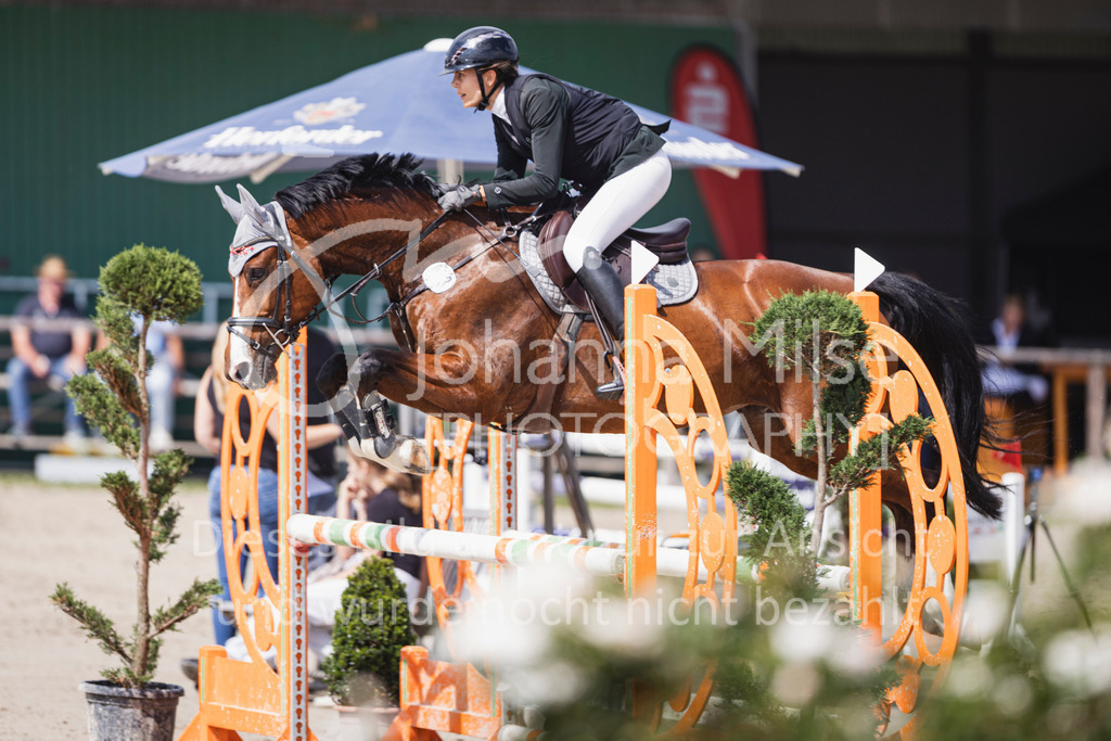 250628_PfSpTa_A2-Spr-233 | Deine schönsten Turniermomente als professionelle Fotos! Entdecke hochwertige Pferdesport-Fotografie im Online-Shop. Jetzt Fotos finden & bestellen!