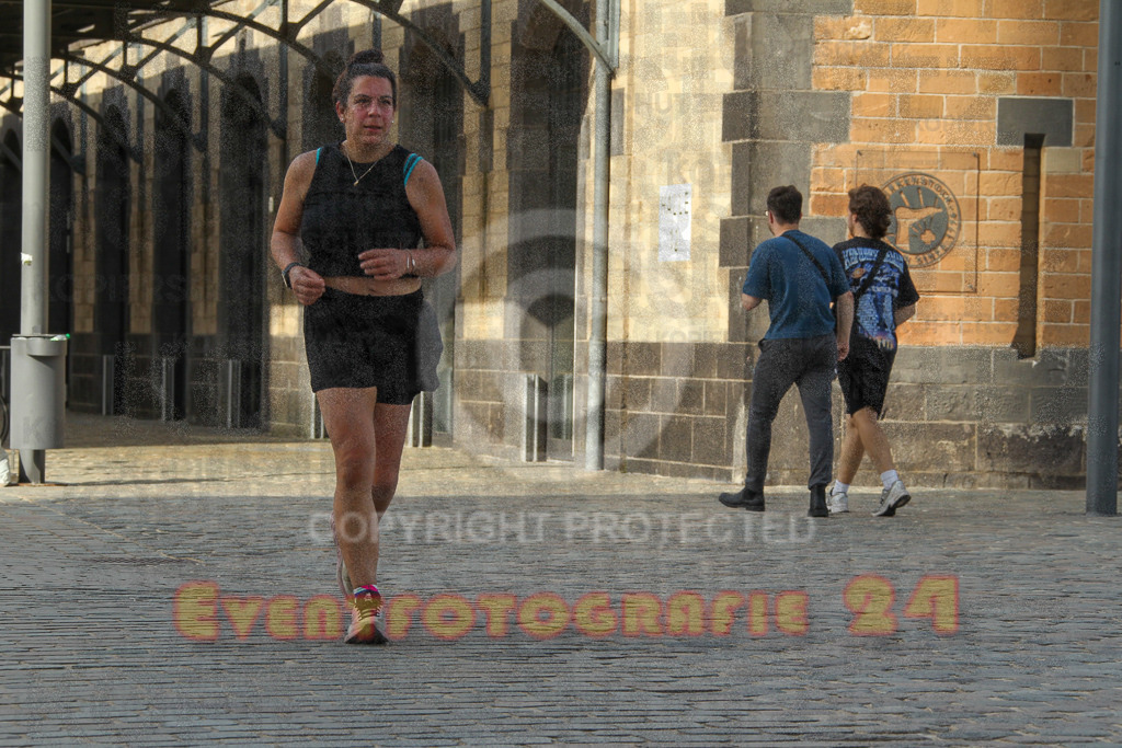 250920_1547_EV4_9575 | Sportfotografie im Rhein-Sieg Kreis, Köln, Bonn, NRW, Rheinland Pfalz, Hessen, etc. Unser Tätigkeitsfeld umfasst den Laufsport vom Volkslauf über den Marathon, Duathlon, Triathon bis zum Ultralauf wie Kölnpfad Ultra oder Schindertrail.