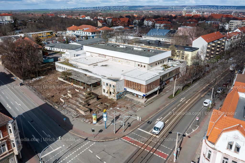 10049-51633 - Klubhaus Halberstadt | Stockfoto und Bilderpool mit Bildmaterial aus Deutschland, dem Harz, Halberstadt, Quedlinburg, Wernigerode und weltweit. Qualitativ hochwertige und professionelle Fotos anschauen und kaufen. - Realisiert mit Pictrs.com