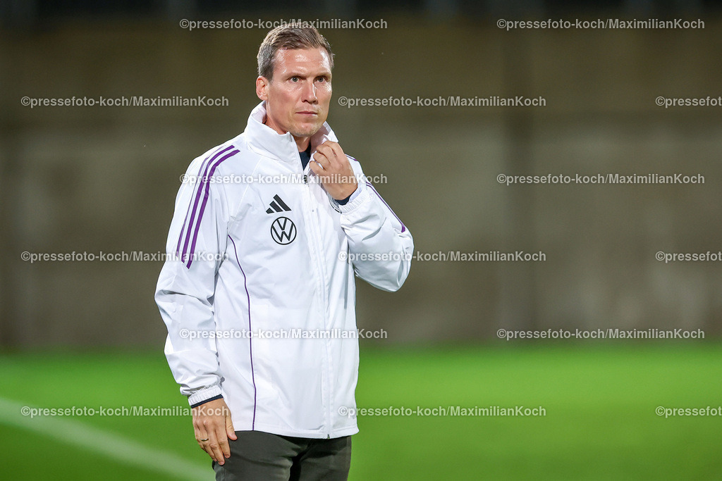 WUP14102402148 | 14.10.2024, Fußball, U20 Länderspiel Deutschland - Ghana, Stadion am Zoo, Wuppertal, Saison 2024 2025: Trainer Hannes Wolf (GER)