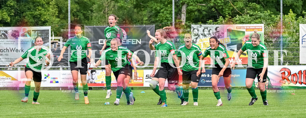 GER, FC Hauingen - SV Waldhaus, Frauen-Fussball, Rothaus Bezirkpokal, Finale, Saison 2024/2025, 29.05.2025 | Jubel nach dem Sieg im ElfmeterschiessenGER, FC Hauingen - SV Waldhaus, Frauen-Fussball, Rothaus Bezirkpokal, Finale, Saison 2024/2025, 29.05.2025Foto: TH Fotografie/Thomas Hess