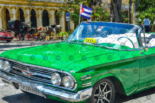 RGE_9471r | Amerikanischer Oldtimer in Havanna.   Fotograf: Ralf Gebhardt - Realisiert mit Pictrs.com