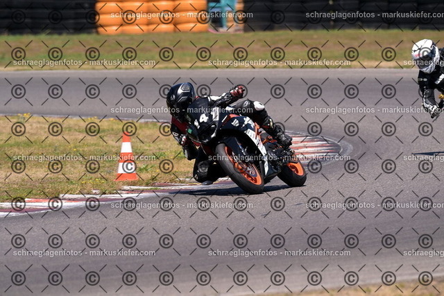 26bt04-1407 | markuskiefer.com - Realisiert mit Pictrs.com
