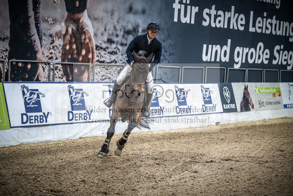 DOS_2520 | Entdecke hochwertige Reitturnierfotos von Foto Oger. Professionell, emotional und authentisch – jetzt Lieblingsmomente im Shop bestellen.Deutschlandweite Turnierfotografie. - Realisiert mit Pictrs.com
