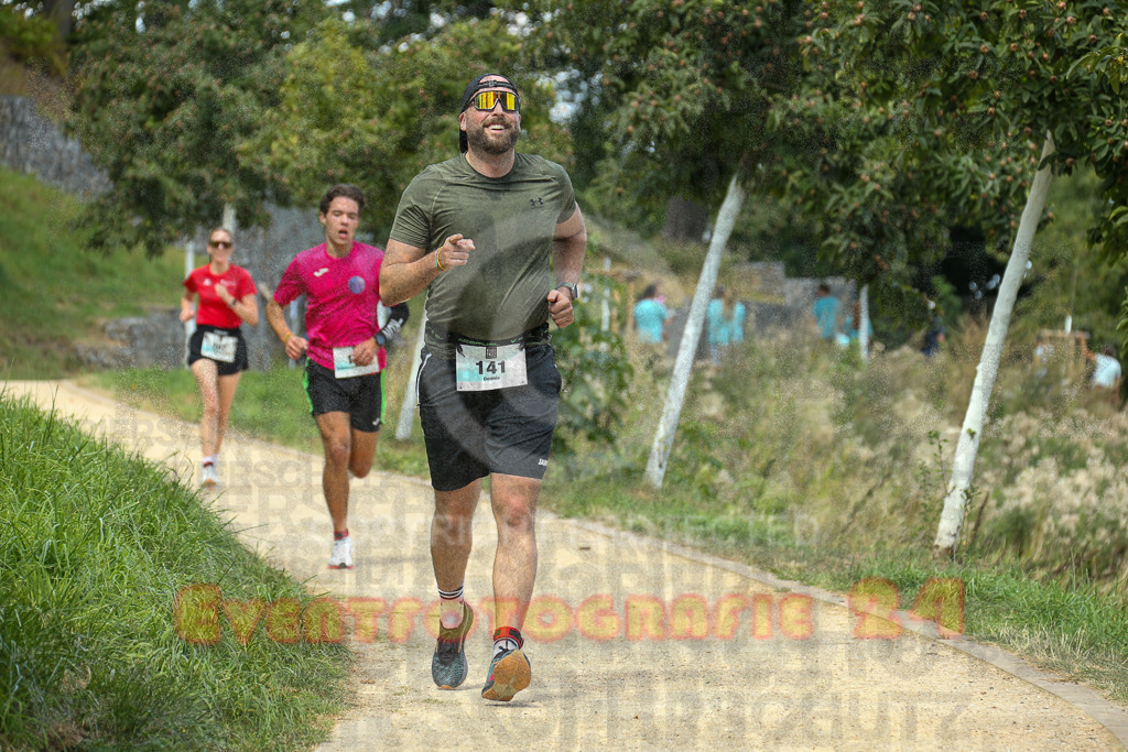 250824_1254_EX1_0897 | Sportfotografie im Rhein-Sieg Kreis, Köln, Bonn, NRW, Rheinland Pfalz, Hessen, etc. Unser Tätigkeitsfeld umfasst den Laufsport vom Volkslauf über den Marathon, Duathlon, Triathon bis zum Ultralauf wie Kölnpfad Ultra oder Schindertrail.