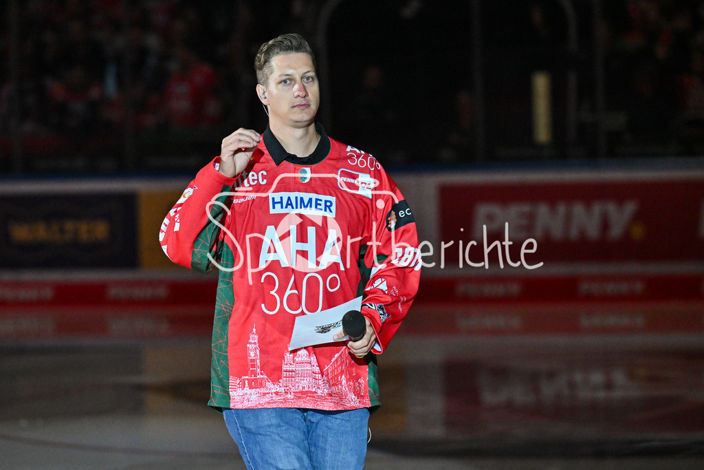 Augsburger Panther - Adler Mannheim | im Bild AEV Stadionsprecher Alex DUSSMANN, Einzelfoto / Freisteller / DEL: Augsburger Panther - Adler Mannheim; Curt Frenzel Stadion am 14.09.2025