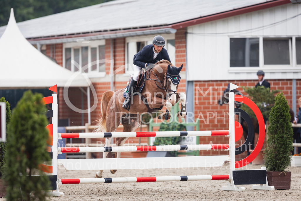 250610_Muehlen_SprPf-L2-458 | Deine schönsten Turniermomente als professionelle Fotos! Entdecke hochwertige Pferdesport-Fotografie im Online-Shop. Jetzt Fotos finden & bestellen!