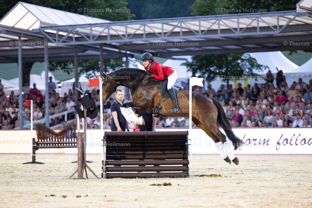 TH_Show_ Lisa Röckener_9416 | Longines Balve Optimum 2023 am 10.06.23 in Balve, Schloss Wocklum, Thomas Hellmann, Show, Lisa Röckener