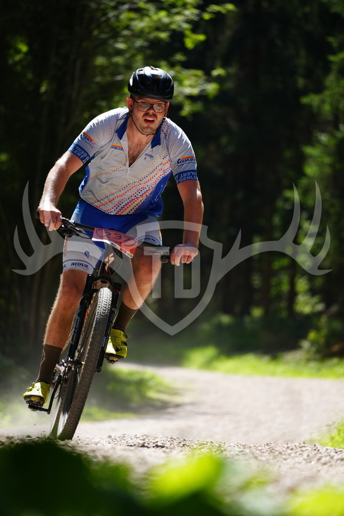 FC102096 | Fotogalerie der Treibjagd im Dunkelwald - Dein MTB Etappenrennen im Erzgebirge - Realisiert mit Pictrs.com