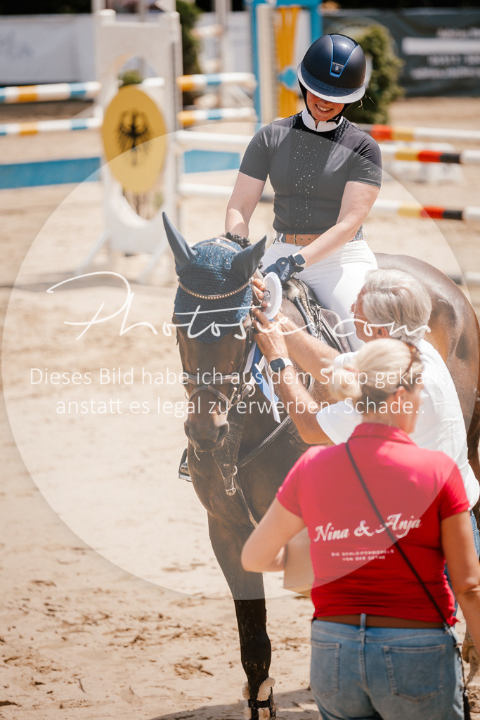 3I6A8142 | Stimmungsvolle Portraits und Reitsportfotografie im Ruhrgebiet und im Münsterland.

Pferdefotografie, Hundefotografie, Tierfotografie, Reportagen, Portraits von Tier und Mensch, Turnierfotografie in Bochum, Recklinghausen, Marl, Haltern am See, Dülmen.. - Realisiert mit Pictrs.com
