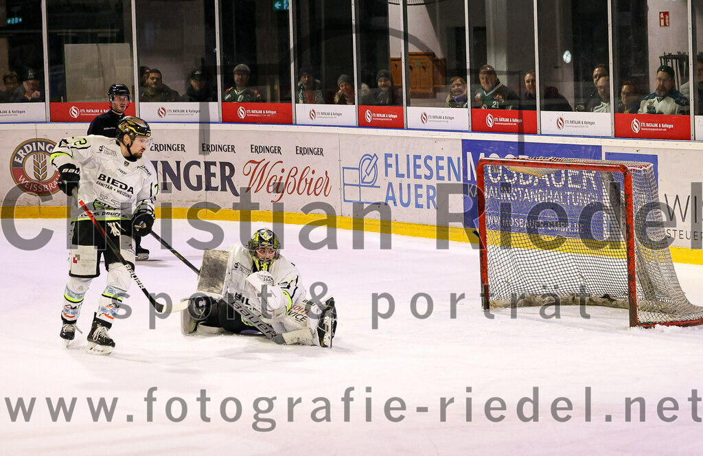 2024-02-16_130_TSV_Erding_gegen_ERSC_Amberg | Erding, Deutschland, 16.02.2024:
Eishockey, Bayernliga Playoffs 2023 / 2024, 1. Spieltag, TSV Erding gegen ERSC Amberg, Endergebnis: 1:2

Torwart Timon Bätge (ERSC Amberg, #31)

Foto: Christian Riedel / fotografie-riedel.net