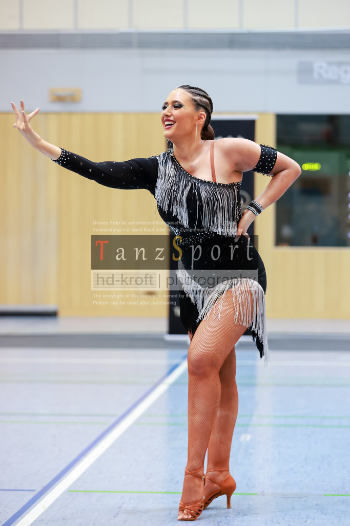 20260307_Solo-Forma_BL2_Nbg09628 | Tanzsportbilder, Standardtanz, Lateintanz, WDSF, DTV, LTVB, dancecomp, goc, hessen tanzt, blaues band der spree, walzer, tango, wiener walzer, slowfox, quickstepp, samba, rumba, cha-cha-cha, paso doble. jive, hd-kroft photography, turniertanzsport