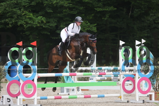 Ichenheim_2024_Prfg.Nr.16_Stilspringprfg_Kl.A_Sophia Göndör_Fenja von Worrenberg (4) | Alle Fotos der Reiterjournal Fotografin Doris Matthaes im Reiterjournal Online-Fotoshop. - Realisiert mit Pictrs.com