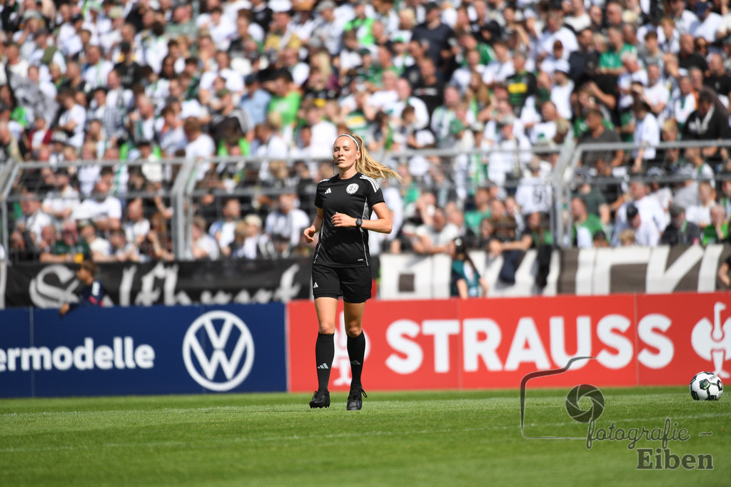 SV Atlas-Delmenhorst-Borussia Mönchengladbach | DFB-Pokal 1. Runde;SV Atlas Delmenhorst (gelb)-Borussia Mönchengladbach (schwarz) am 17.08.2025 in Oldenburg (Marschweg-Stadion), Photo: Philip Eiben 2025 - Realisiert mit Pictrs.com