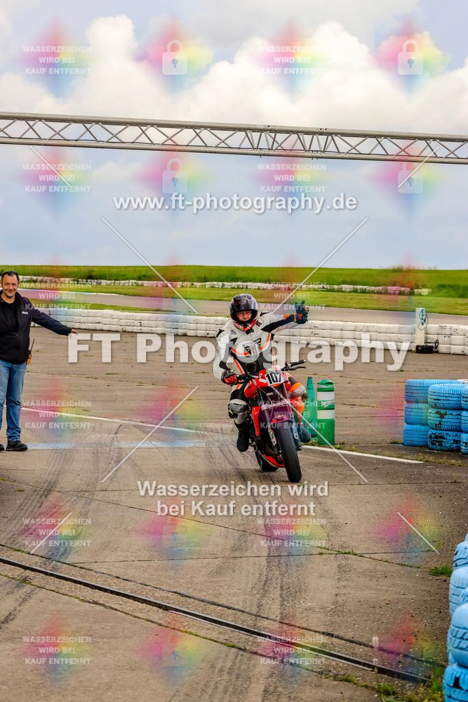 MotoTeam-9445 | Hier findet Ihr Bilder von Touristenfahrten auf der Nürburgring Nordschleife oder von anderen Veranstaltungen die ich besucht habe. Viel Spass beim Durch Schauen 