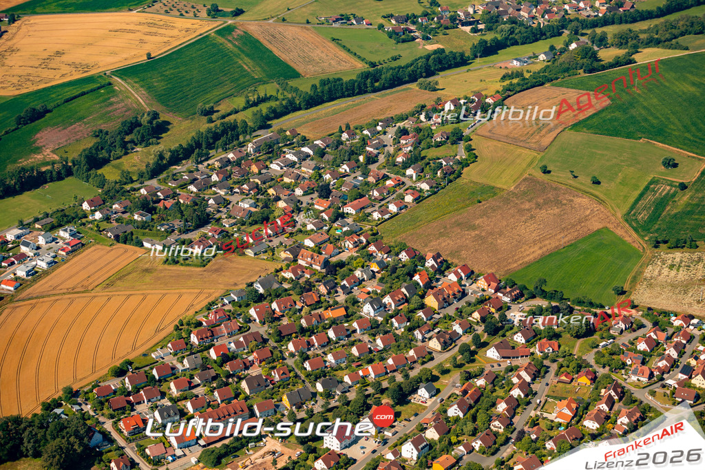 Das Luftbild zeigt : Riedelhof Emskirchen - Die Luftaufnahme wurde 2024 vom UL-Flugzeug aus erstellt ( keine Drohne ) - Hochauflösende Luftaufnahme - Für grossformatige Ausdrucke geeignet. Die Geschenkidee !Mit Lizenz und Bildrechte bestellbar