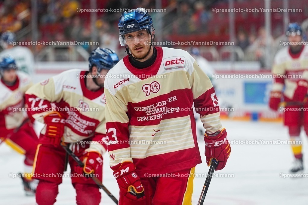 xydr03102501230 | 03.10.2025, xydrx, Eishockey, DEL2, Düsseldorfer EG - EC Kassel Huskies, PSD Bank Dome Düsseldorf: Max Faber (Düsseldorfer EG #63)