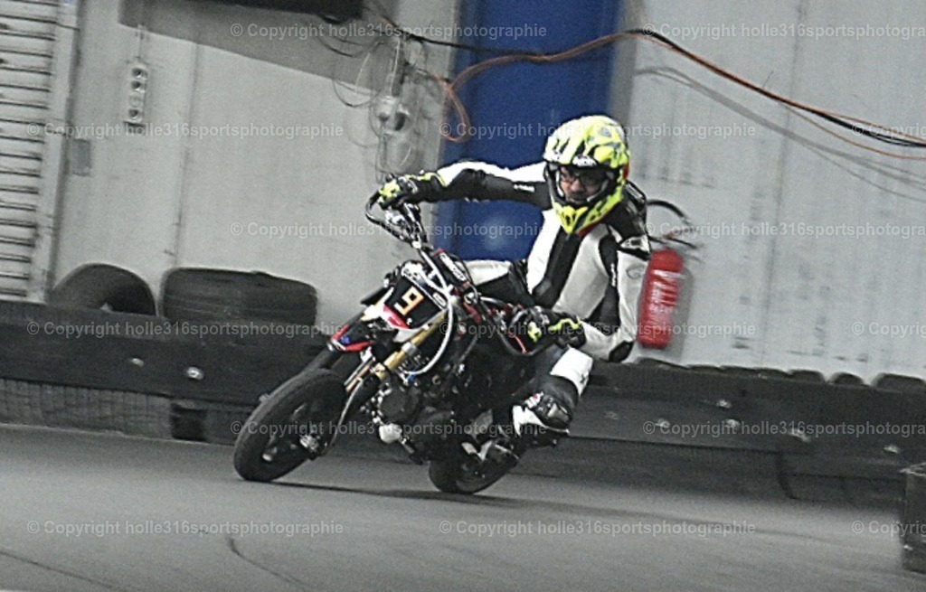 DSC_0381 | Sportfotografie , Motorsport, Motoross, Reitsport, Mointainbike, Enduro,
Landschaft , Outdoor, Eventfotografie, Landschaft, Bilder online bestellen - Realisiert mit Pictrs.com