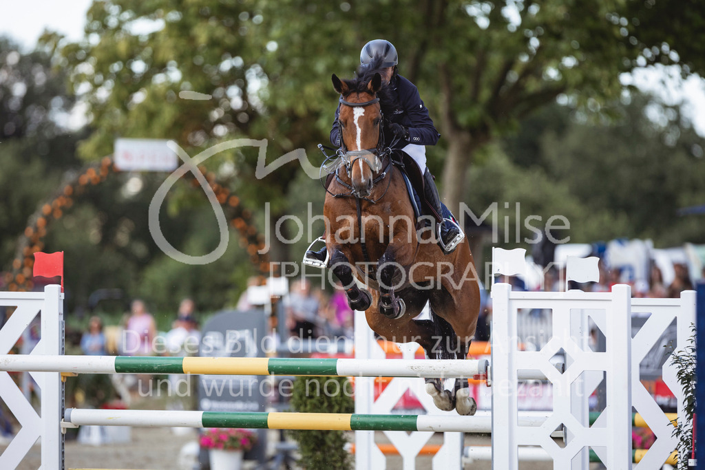 240714_BHO_GroßerPreis-685 | Deine schönsten Turniermomente als professionelle Fotos! Entdecke hochwertige Pferdesport-Fotografie im Online-Shop. Jetzt Fotos finden & bestellen!