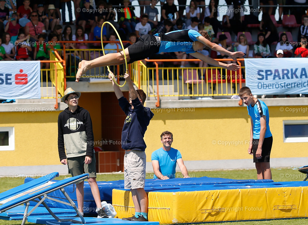 A_LUI_010622_92 | SPORT,FUSSBALL,SPARKASSE SCHUELERLIGA LANDESFINALE 2022 PETTENBACH 01.06.2022 IM BILD: (LINZ VIOLETT) UND (RIED GRUEN) FOTO.FOTOLUI