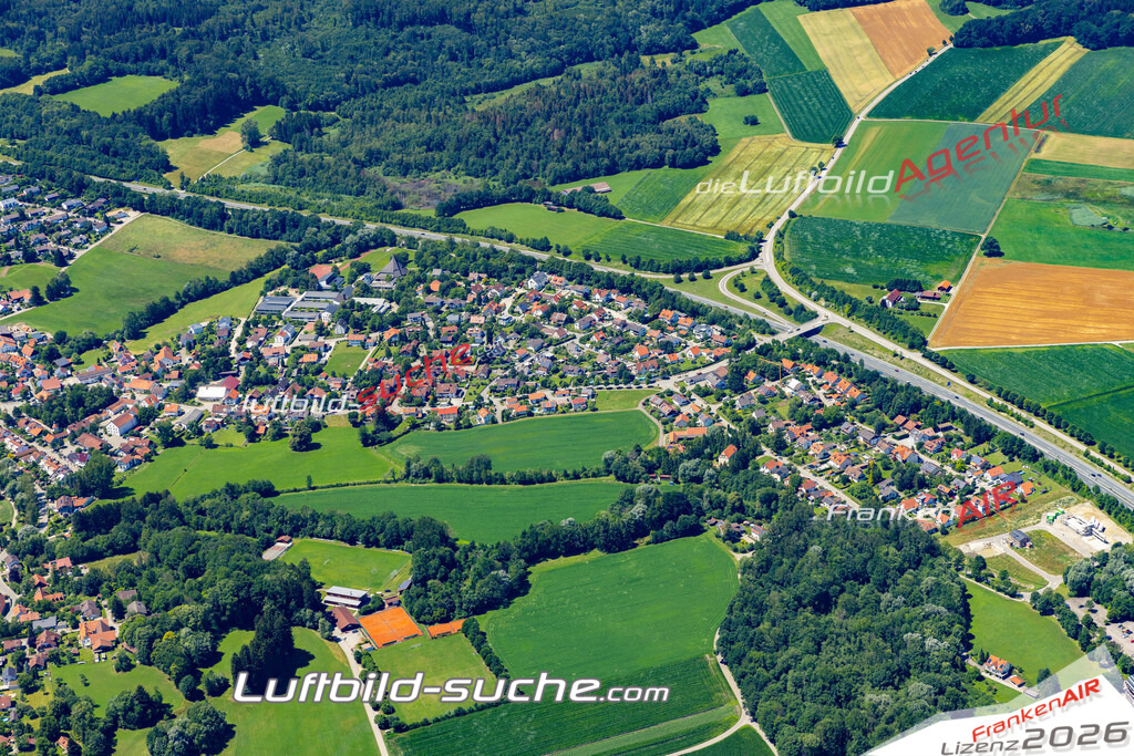 Aktuelles Luftbild von Oberwindach Windach - Die Luftaufnahme wurde 2022 mittels UL-Flugzeug erstellt ( keine Drohne ) - hochauflösende Kamera-Systeme von  Canon -Beste Qualität - Für grossformatige Ausdrucke geeignet. Die Geschenkidee !