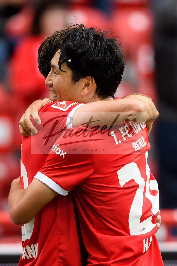 FCUBMG20210829_030 | Fussball, Herren: Niko Giesselmann (1.FC Union Berlin) Torjubel, jubelt nach seinem Treffer zum 1:0 mit Genki Haraguchi (1.FC Union Berlin) beim Spiel der 1. Bundesliga zwischen 1. FC Union Berlin und Borussia Moenchengladbach im Stadion An der Alten Foersterei am 29.08.2021 in Berlin, Deutschland. - Realisiert mit Pictrs.com