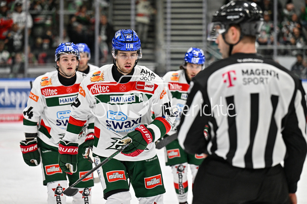 Augsburger Panther - EC VSV | Jubel der Panther nach dem Treffer zum 5-6 durch Thomas SCHEMITCH (Augsburger Panther #62) / Freude / happy / Tor / Torschuetze