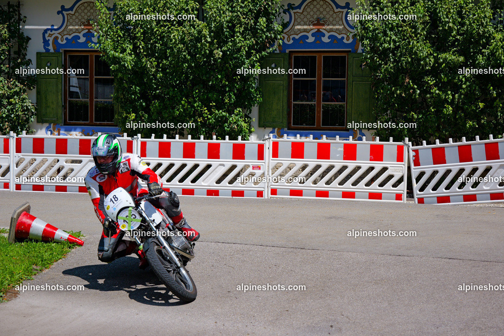 P1036847-2 | Erleben Sie atemberaubende, hochqualitative Fotos Ihrer Fahrt entlang der malerischen Alpenstraßen. Besuchen Sie alpineshots.com, um professionelle Aufnahmen Ihrer unvergesslichen Reise zu finden und zu kaufen - Realisiert mit Pictrs.com