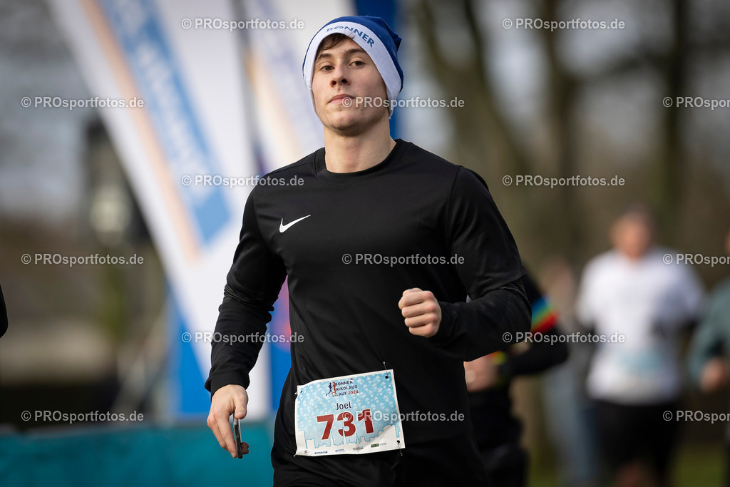 Bonner Nikolauslauf in Bonn, 08.12.2024 | Impressionen vom Bonner Nikolauslauf am 08.12.2024 in Bonn (Freizeitpark Rheinaue). Foto: BEAUTIFUL SPORTS/Axel Kohring