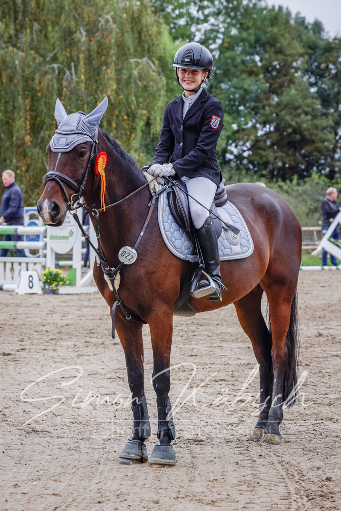 20251012-_3LI4686 | Tierfotografie Pferde, Hunde, Katzen, Haustiere.
Turnierfotografie Reitturniere, Reiten, Springreiten, Dressur in Hanau, dem Main-Kinzig-Kreis und dem Rhein-Main- Gebiet um Frankfurt