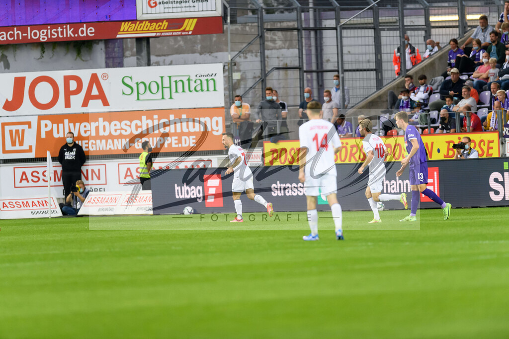 OSNVKO20210906_22 | Fussball, Herren:   beim Spiel der 3. Liga zwischen VfL Osnabrueck und FC Viktoria Koeln im Stadion an der Bremer Bruecke am 06.09.2021 in Osnabrueck, Deutschland.DFB / DFL REGULATIONS PROHIBIT ANY USE OF PHOTOGRAPHS AS IMAGE SEQUENCES AND/OR QUASI-VIDEO. - Realisiert mit Pictrs.com