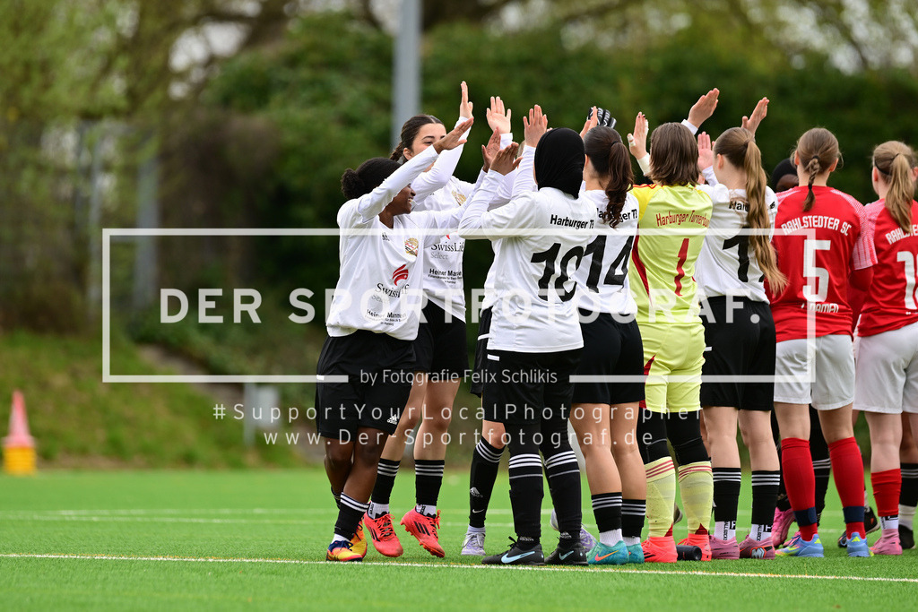 Fußball I Frauen I Saison 2025-2026 I Bezirksliga I 21. Spieltag I Harburger TB - Rahlstedter SC I 164204 | Der Sportfotograf. - Realisiert mit Pictrs.com