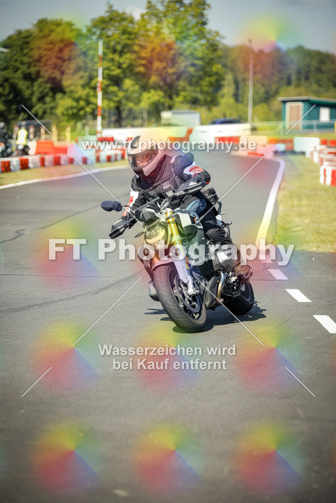 OBK_Mai_Justin_Uwe-10436 | Hier findet Ihr Bilder von Touristenfahrten auf der Nürburgring Nordschleife oder von anderen Veranstaltungen die ich besucht habe. Viel Spass beim Durch Schauen 