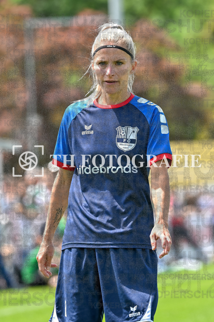 GER, FC Hauingen - SV Waldhaus, Frauen-Fussball, Rothaus Bezirkpokal, Finale, Saison 2024/2025, 29.05.2025 | Alexandra Gäbler (FC Hauingen, #17)GER, FC Hauingen - SV Waldhaus, Frauen-Fussball, Rothaus Bezirkpokal, Finale, Saison 2024/2025, 29.05.2025Foto: TH Fotografie/Thomas Hess