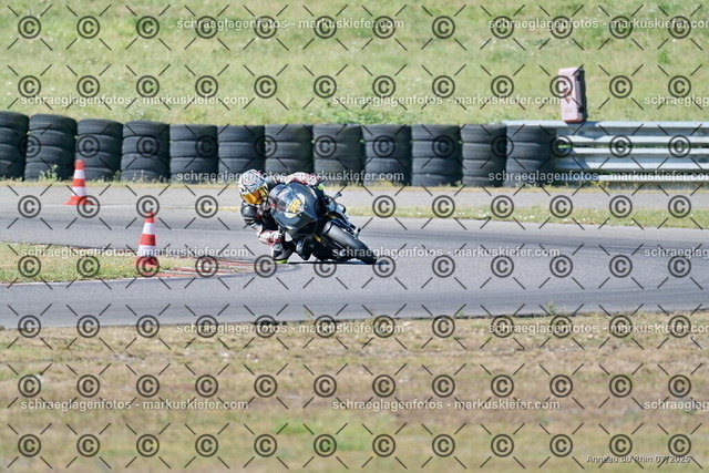 25bt04-0214 | markuskiefer.com - Realisiert mit Pictrs.com